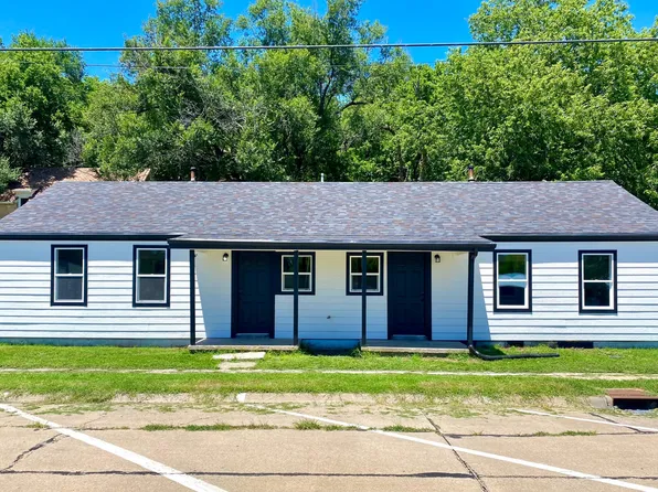 405 Riley Ave #B, Ogden, KS 66517