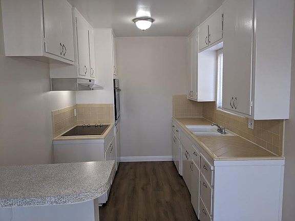 2nd image of 943 Fairview Ave APT O