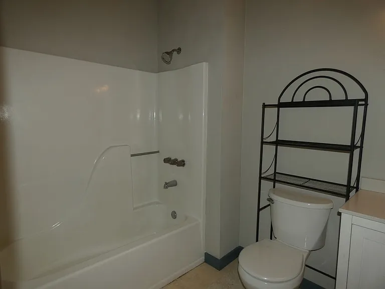 501 E Burgess Rd #D4 — Photo 15
