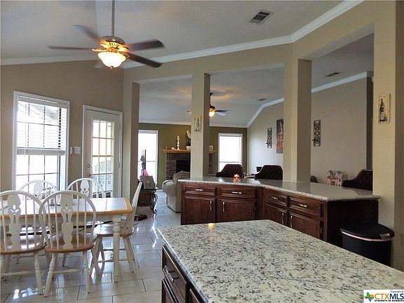 4th image of 603 Moccasin Dr