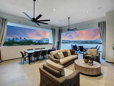 2 BR, 2 BA