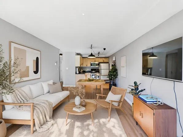 251 W 4th St #108, North Vancouver, BC V7M 1H8