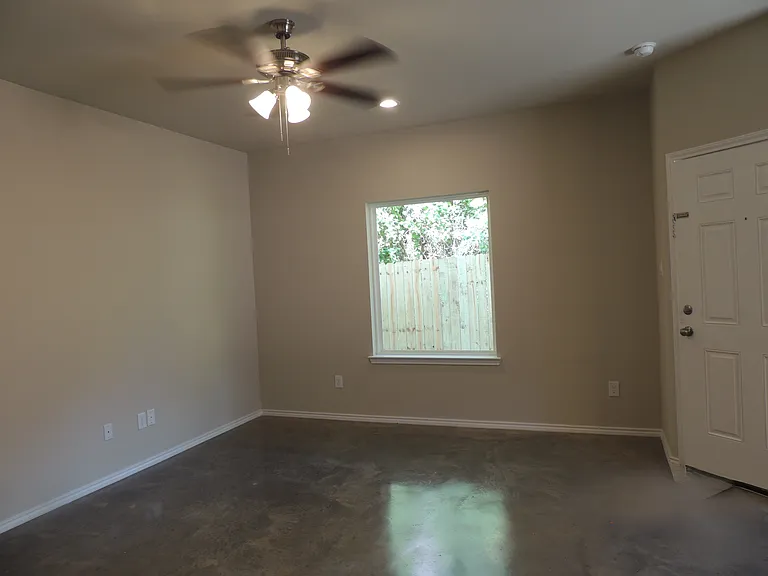 Cottage Pointe — Photo 18