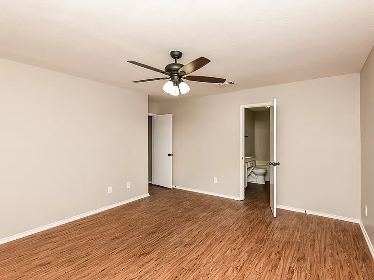415 Faircrest Dr — Photo 11