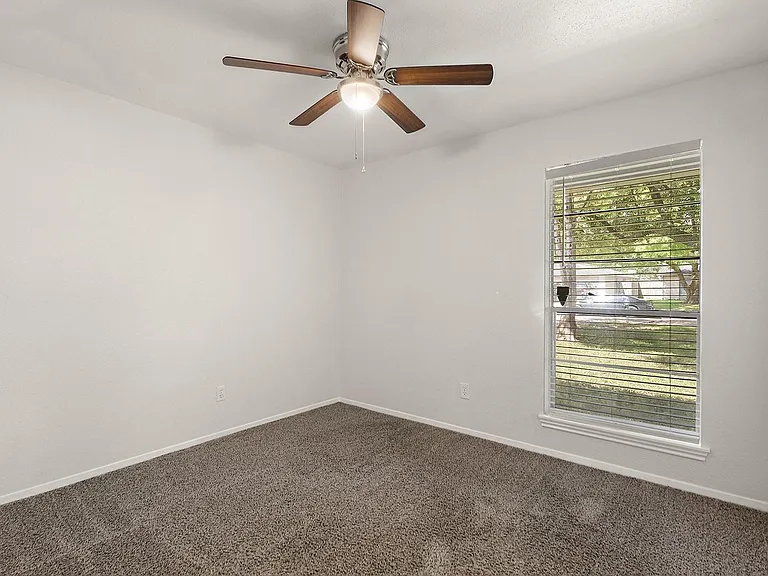 22307 Red River Dr — Photo 11