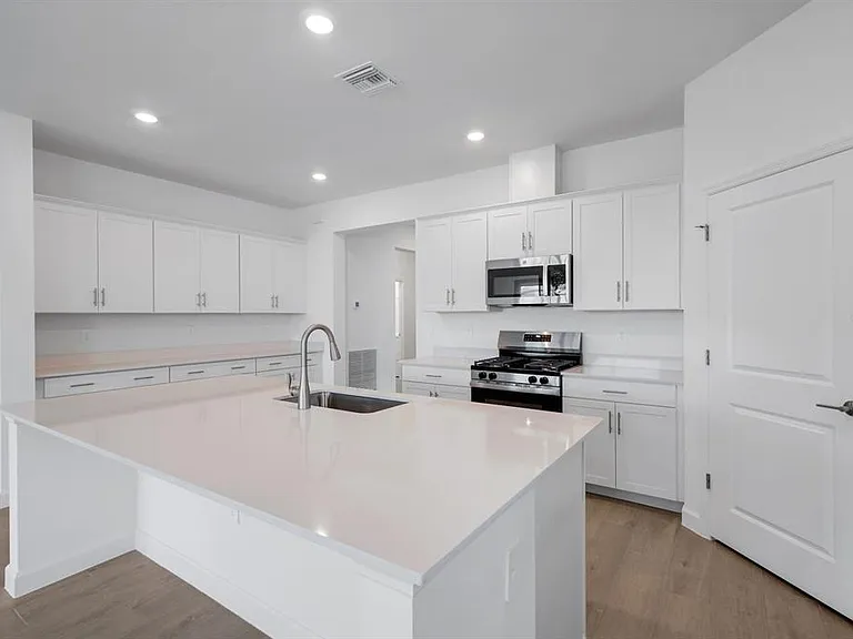 19232 Gentry Pl — Photo 8