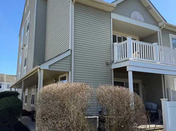 4106 Fenwick Ln, Mount Laurel, NJ 08054