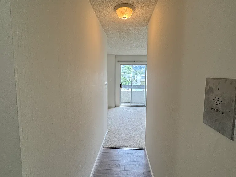 401 Stannage Ave #18 — Photo 9