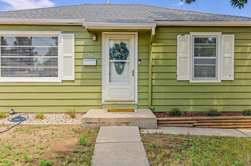 2443 Mountain View Dr