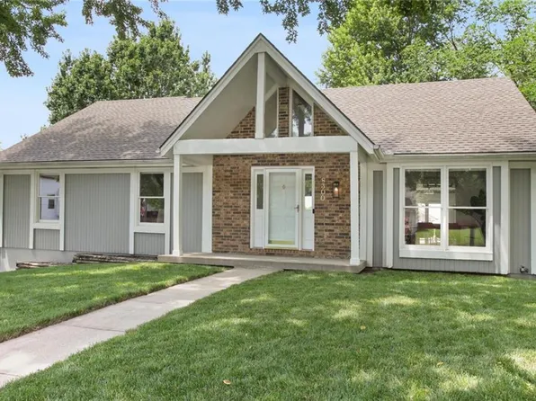 8300 N Flora Ave, Kansas City, MO 64118