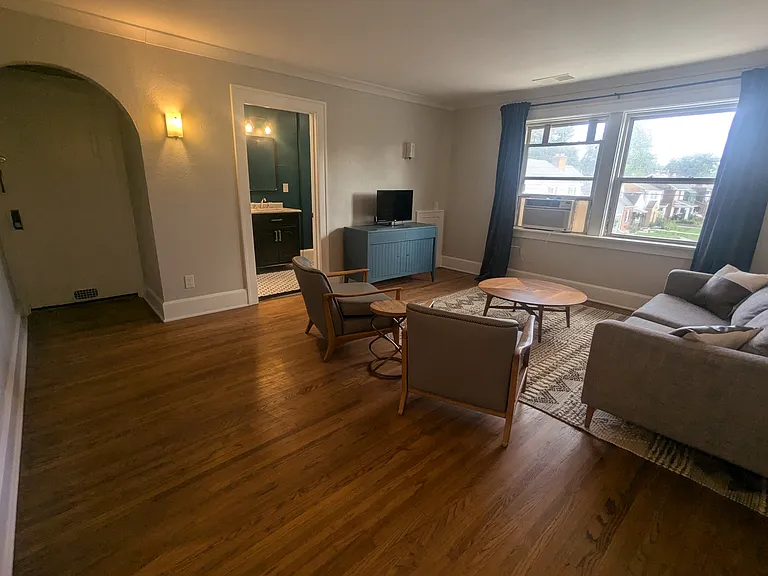 2720 W Sylvania Ave #4 — Photo 4