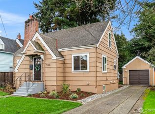 422 8th Ave NE, Puyallup, WA