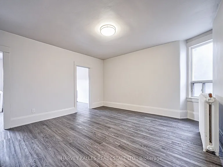 1074 Saint Clair Ave W #4 — Photo 13