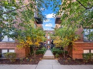 1647 W Addison St APT 1B, Chicago, IL 60613