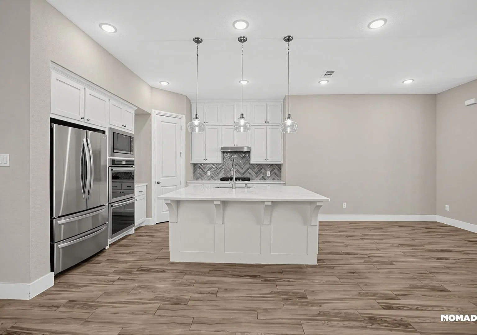 Stunning 5BR House in Celina — Photo 4
