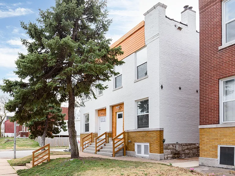 3151 Michigan Ave — Photo 3