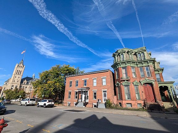 2nd image of 113 Mohawk St Unit 2