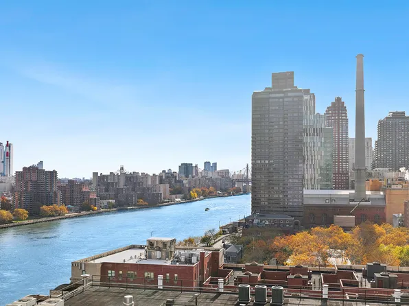 10 East End Avenue image 3 of 13