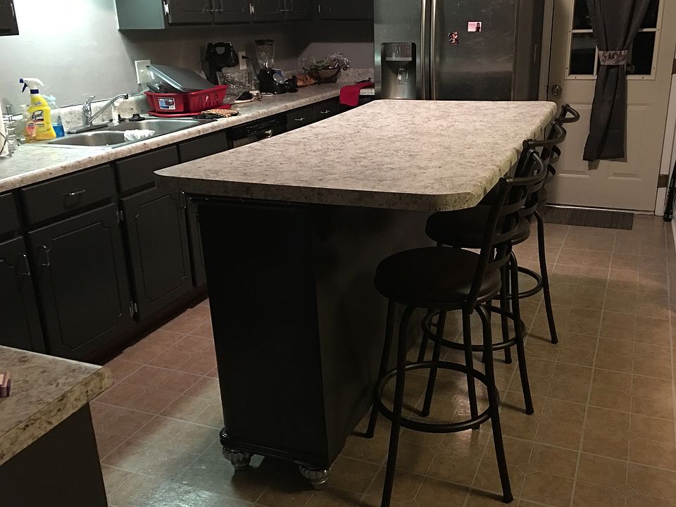 1st image of 703 Linden Cir