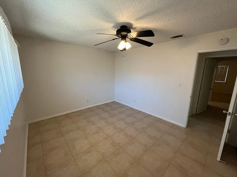 400 W Blaine St — Photo 10