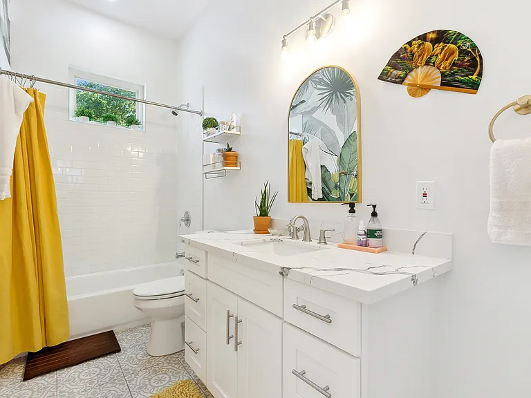 1213 Feliciana St — Photo 18