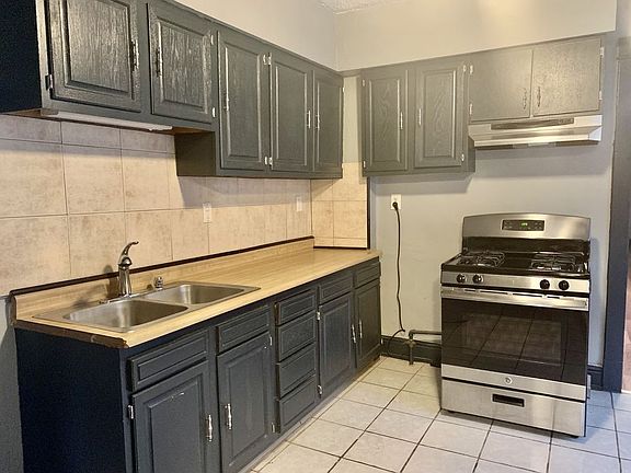 5th image of 14250 Lincoln Ave APT 1