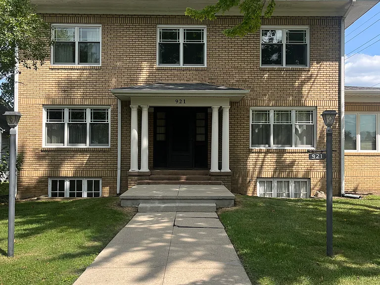 921 Pearl St — Photo 5