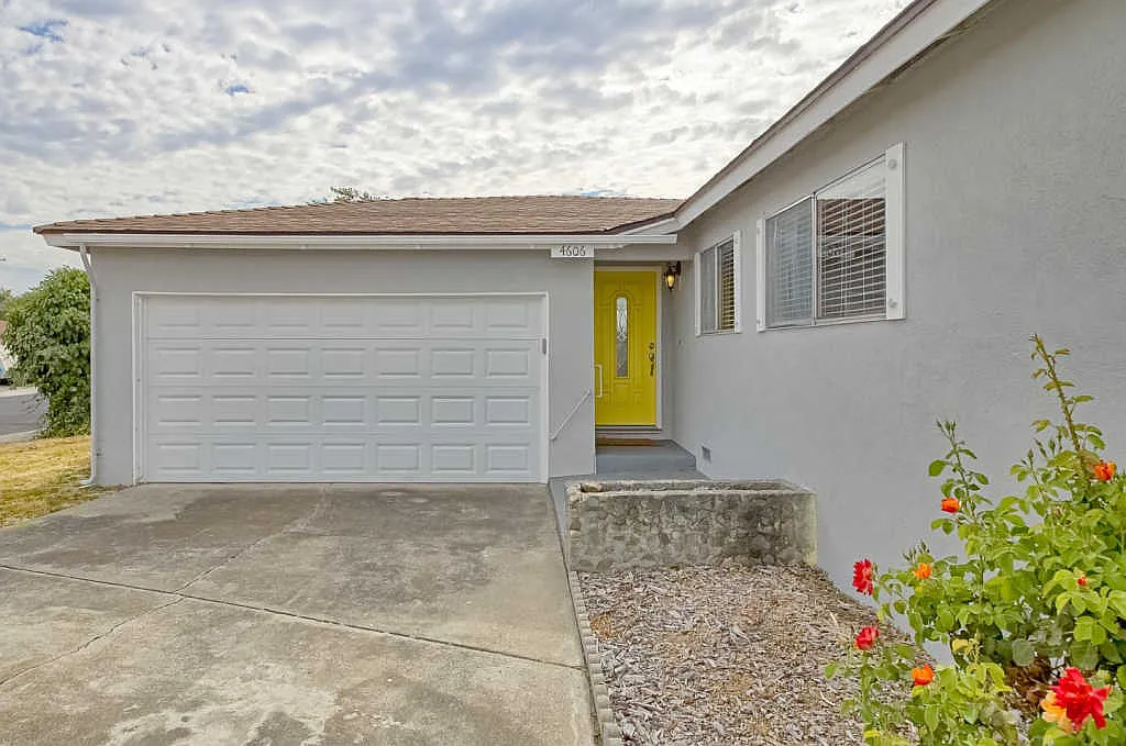 4606 Armour Dr photo 1