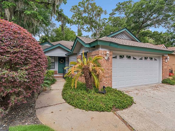 2nd image of 22 Bay Tree Ct W