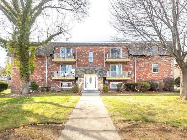 10 Skyline Dr APT 7, Braintree, MA 02184
