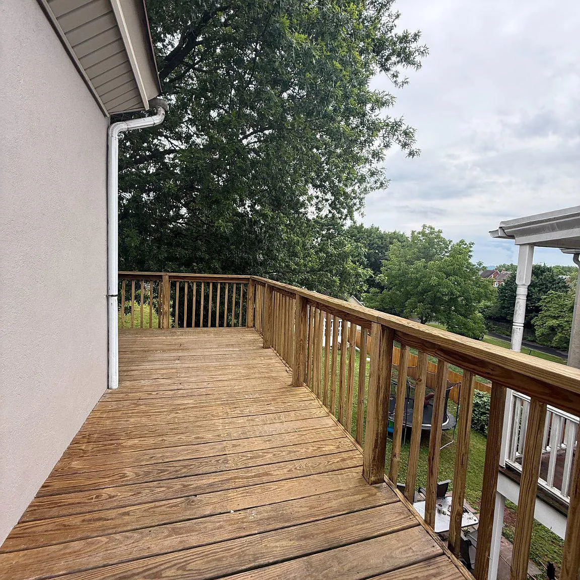 3 bed, 1.0 bath, 1060 sqft, $1,950 — Photo 2
