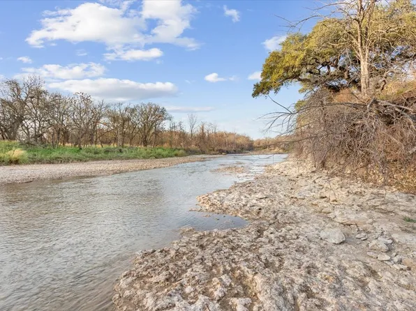 3692 Speegleville Rd, Woodway, TX 76712