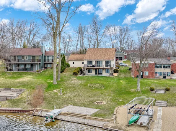 14083 Grandview Dr, Cement City, MI 49233