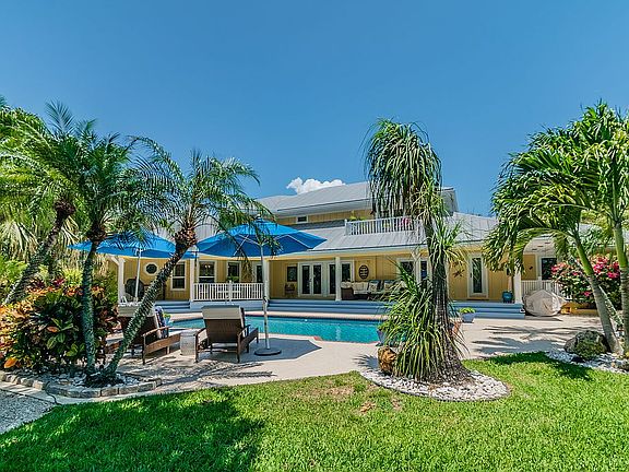 Tropical Paradise Awaits