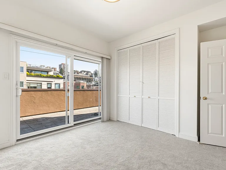1924 Filbert St #2 — Photo 16