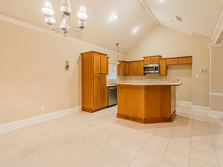 130 Windermere Cir — Photo 7