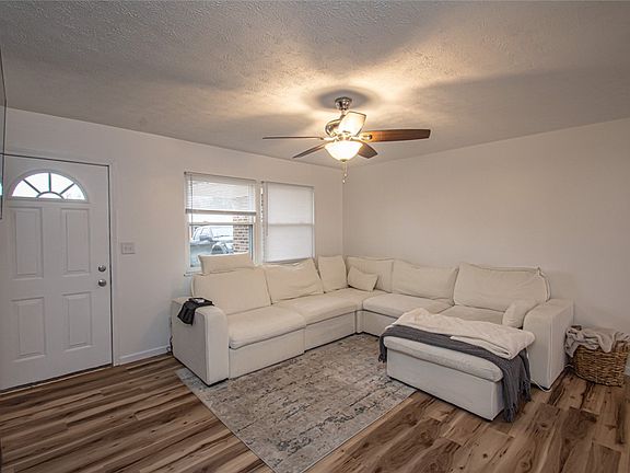 4th image of 2096 Alabama Dr