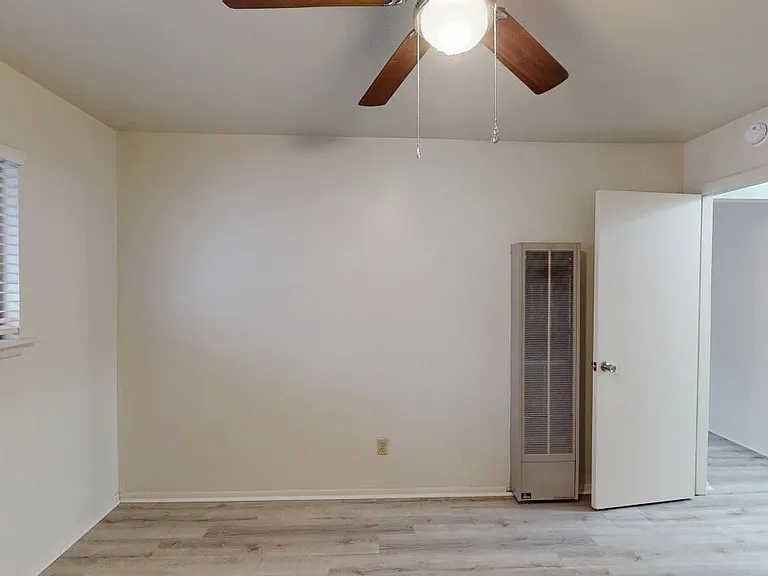 Fully Loaded, Contemporary 1 Bedroom Apartment w/ Yard in Ridgecrest — Photo 8