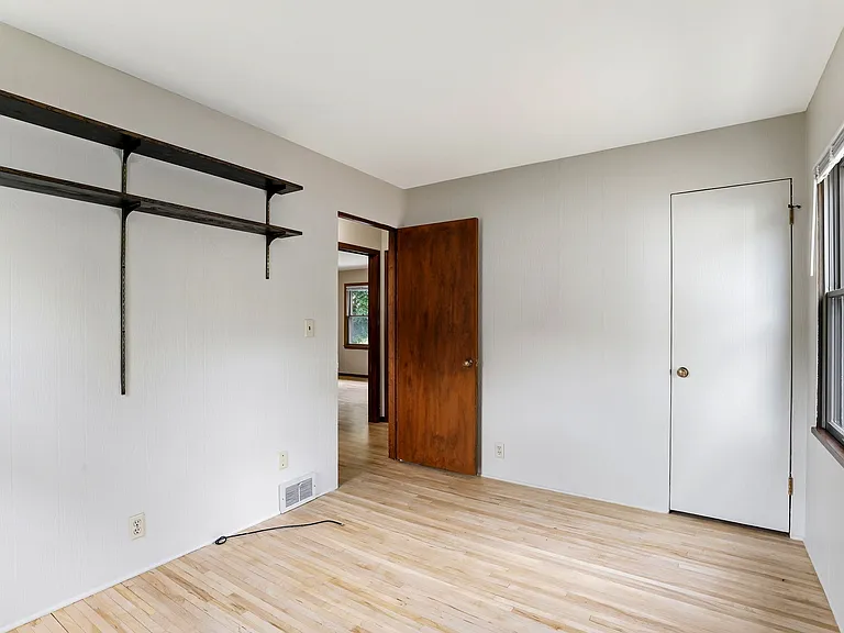 1276 Bradley St — Photo 7