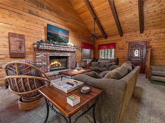 5th image of 1089 Hemlock Ln