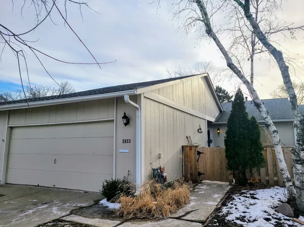 2653 Foxglove St, Woodridge, IL 60517