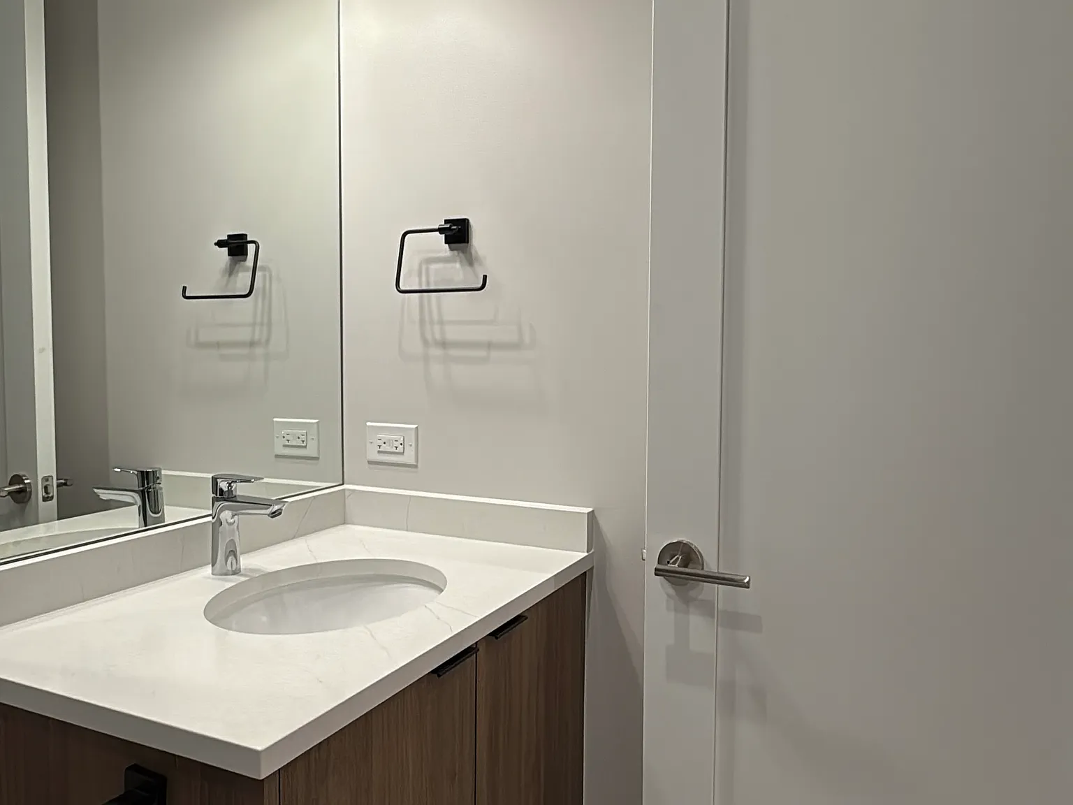 2 bed, $2,700 — Photo 4