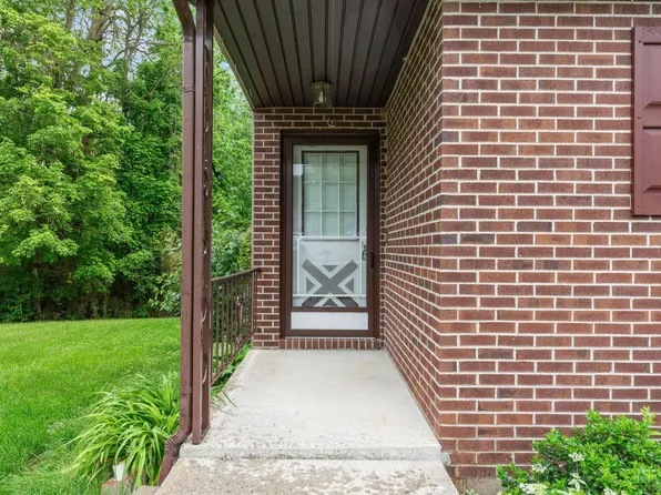 112 Springlake Ave, Hillsboro, OH 45133