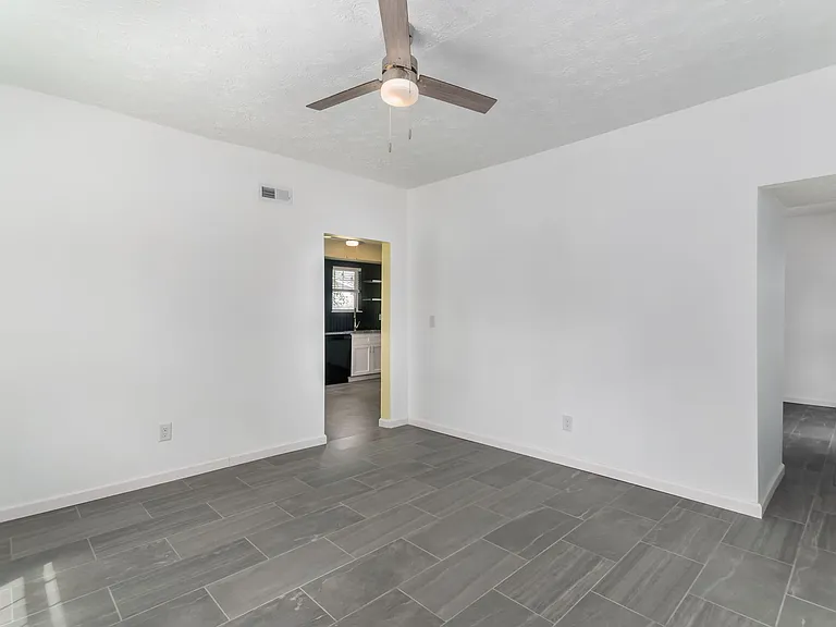 1426 E Rich St — Photo 14