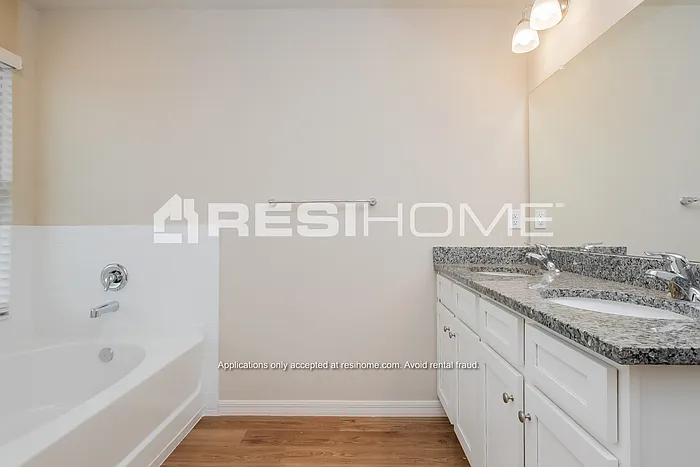 1702 Diane St — Photo 14