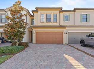 8294 Cadre Noir Rd, Lake Worth, FL 33467