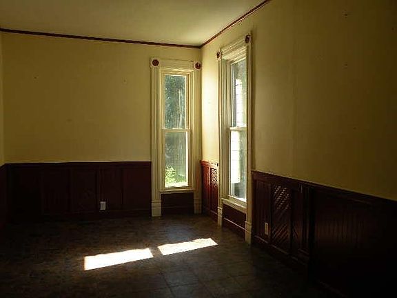 5th image of 27 Bennett St
