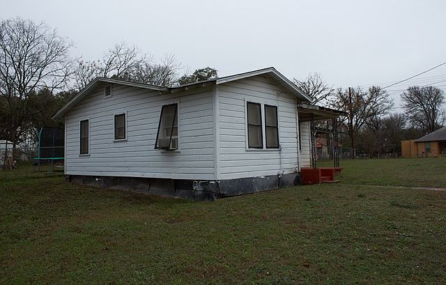 2nd image of 612 Swigert St