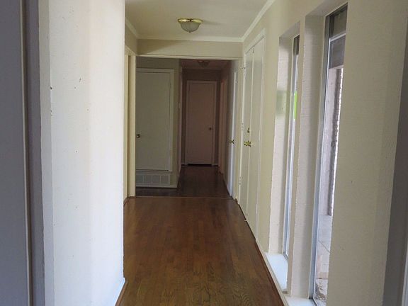 2nd image of 15751 Regal Hill Cir