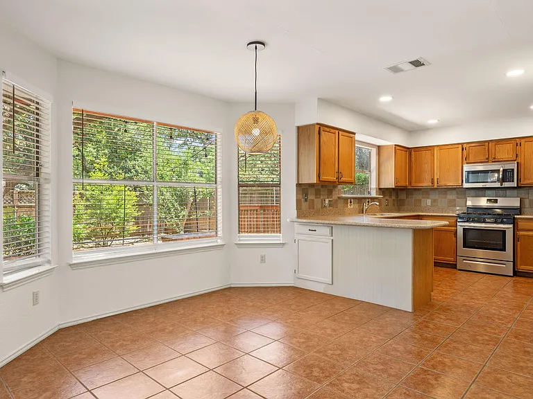 1901 Lobelia Dr — Photo 12